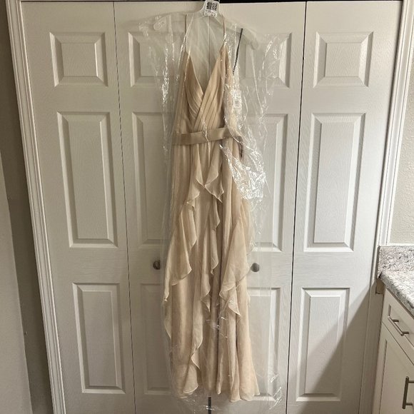 NEW Vera Wang White Label Chiffon Bridal Gown Cascading Champagne Size 6 NWT - Picture 3 of 4